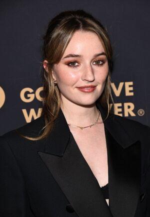 Kaitlyn Dever leaked media #0449