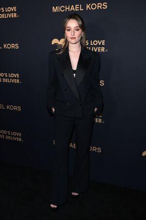 Kaitlyn Dever leaked media #0450