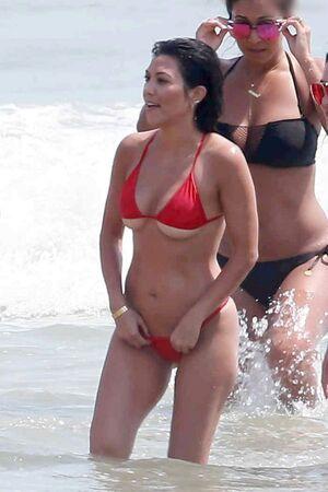 Kourtney Kardashian leaked media #1148