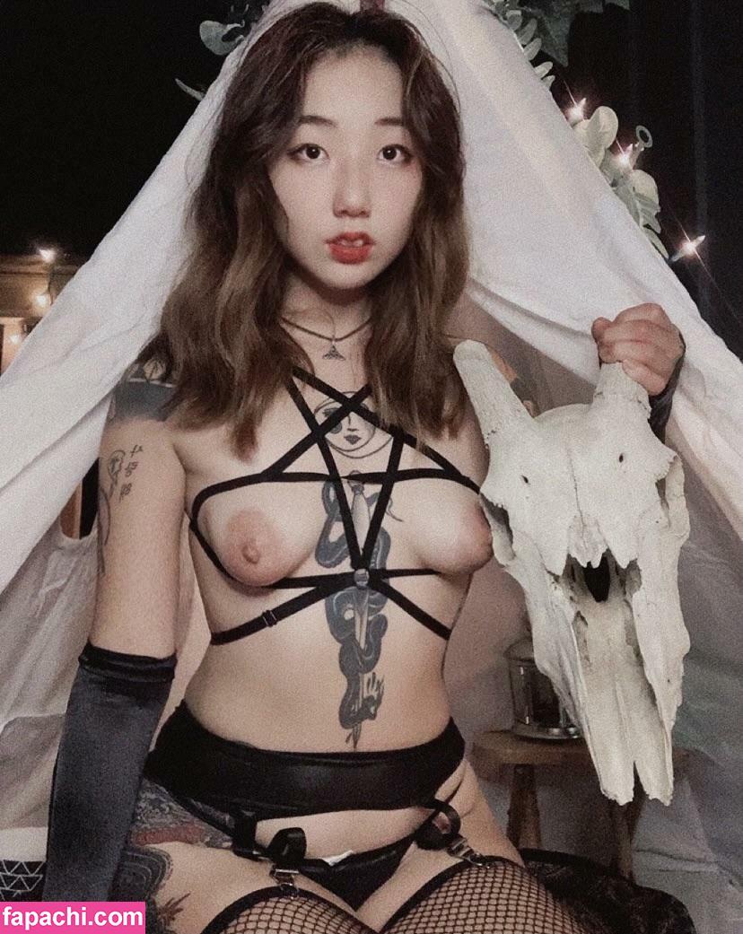 Kumihowitch / kumiho.witch leaked nude photo #0001 from OnlyFans/Patreon