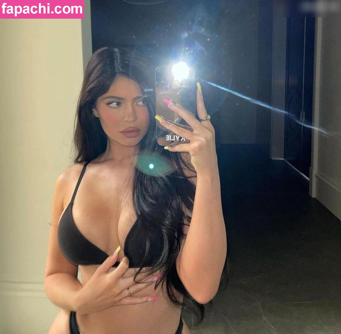 Kylie Jenner / kyliejenner / kyliejenner.2 leaked nude photo #2447 from OnlyFans/Patreon