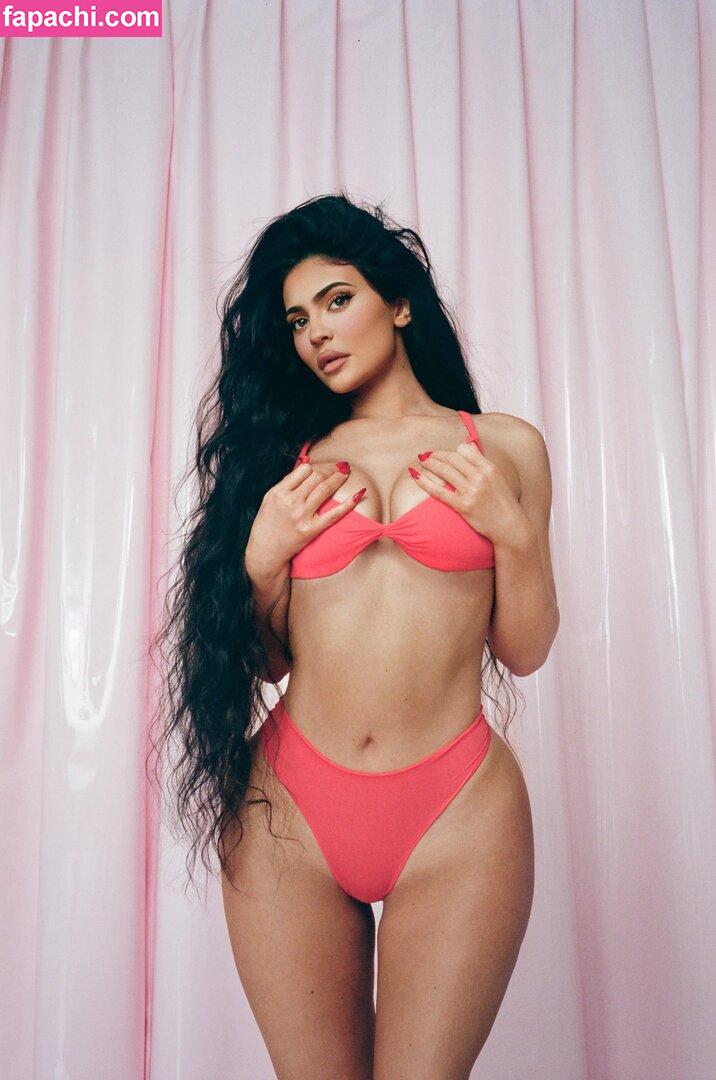 Kylie Jenner / kyliejenner / kyliejenner.2 leaked nude photo #2467 from OnlyFans/Patreon