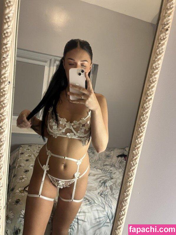 kyrachar03 / _kiara_r leaked nude photo #0009 from OnlyFans/Patreon