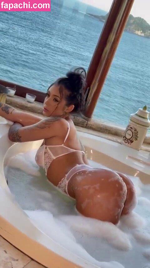 Leticia Castro / Castrollet / DEZOITOU / thayscastro leaked nude photo #0234 from OnlyFans/Patreon
