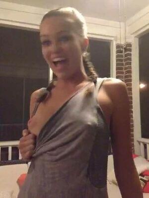 Lili Simmons leaked media #0124