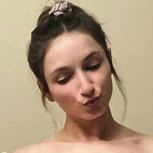 lilyanafoxfree avatar