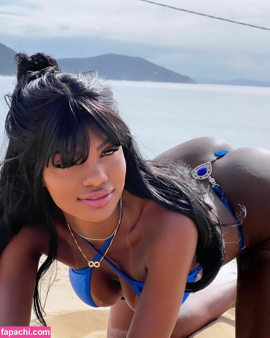 Livia Santana / liviia_santana_ / liviiasantana___ leaked nude photo #0002 from OnlyFans/Patreon