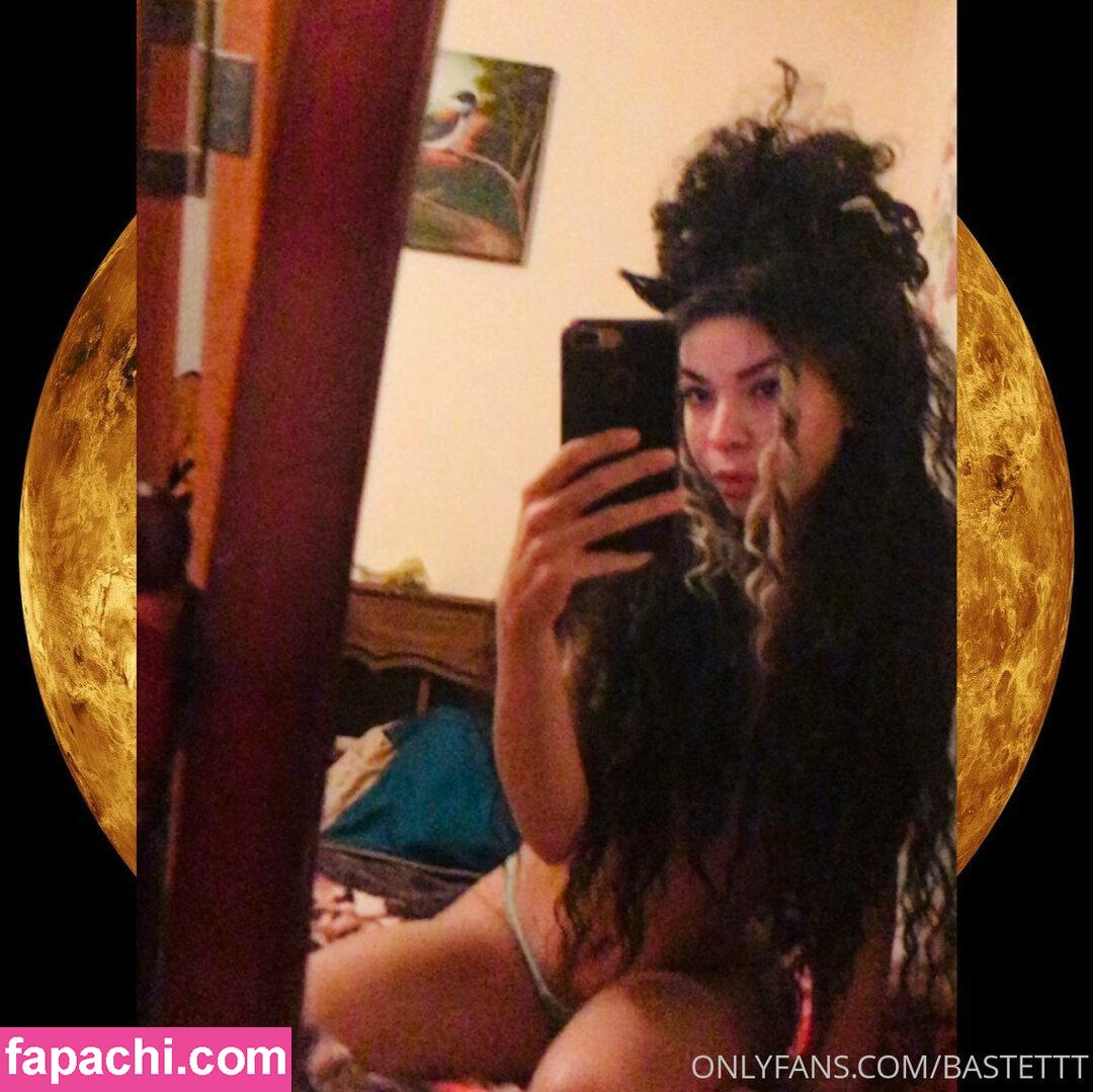 lolaqueencobra / itslolamcqueen leaked nude photo #0066 from OnlyFans/Patreon