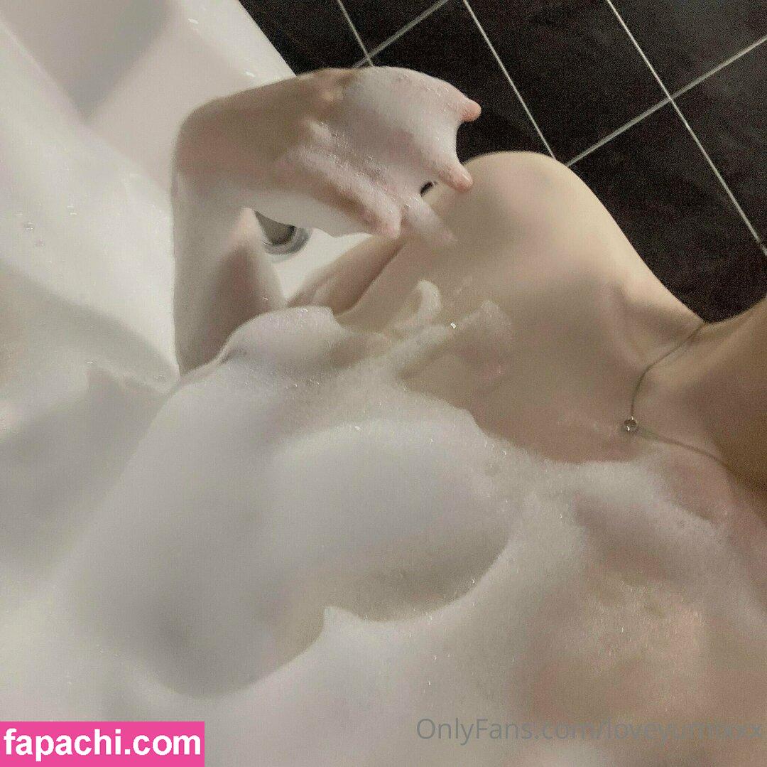 loveyumixxx / luv_um_om leaked nude photo #0074 from OnlyFans/Patreon