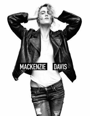 Mackenzie Davis leaked media #0018
