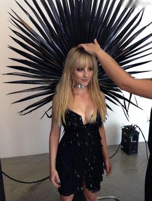 Melissa Rauch leaked media #0050