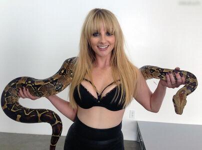 Melissa Rauch leaked media #0051