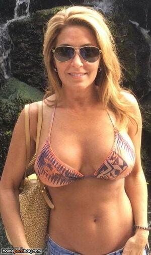 Mystery MILF leaked media #0018