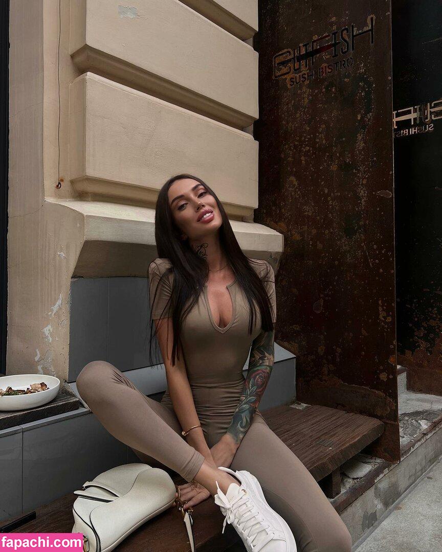 https://fapachi.com/models/n/e/nessa-orlova/1/full/nessa-orlova_0523.jpeg