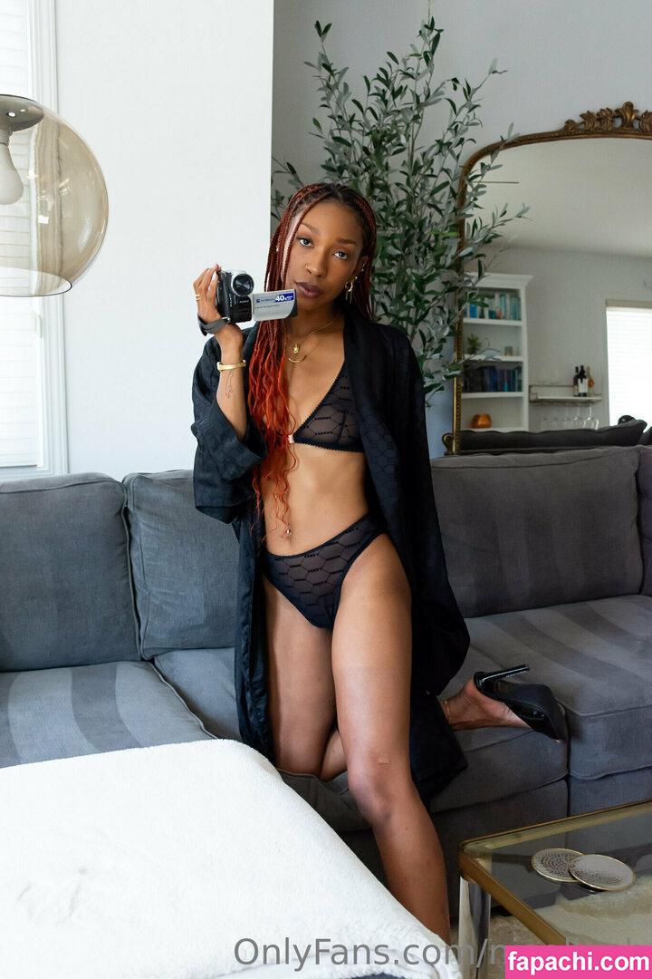 niaaliyah / nia_aaliyah leaked nude photo #0077 from OnlyFans/Patreon