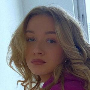 Nicole Grimmova avatar