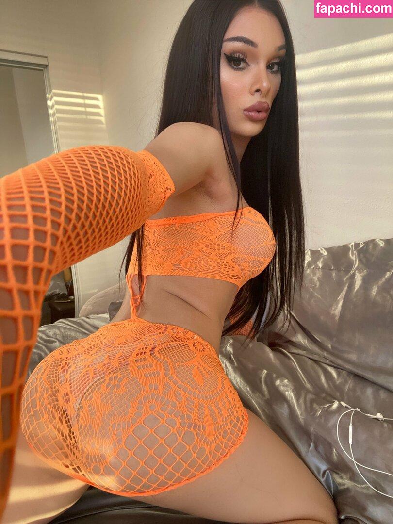 Nikkie Santana / AvenaXO / ChynaPlatinum / niikkiesantana / tsnikkiesantana leaked nude photo #0003 from OnlyFans/Patreon