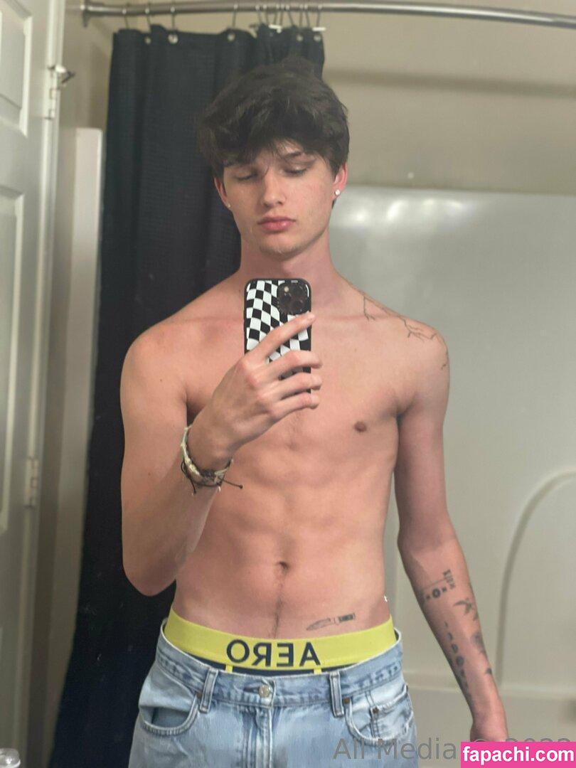 notgavinn / notgavin leaked nude photo #0008 from OnlyFans/Patreon