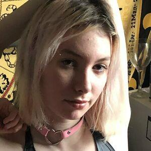 pinkhairedgirl avatar
