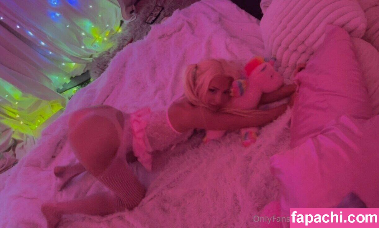 Princess_Poppi / Poppidoux / daisywaifufree / princess_poppy_vt leaked nude photo #0062 from OnlyFans/Patreon
