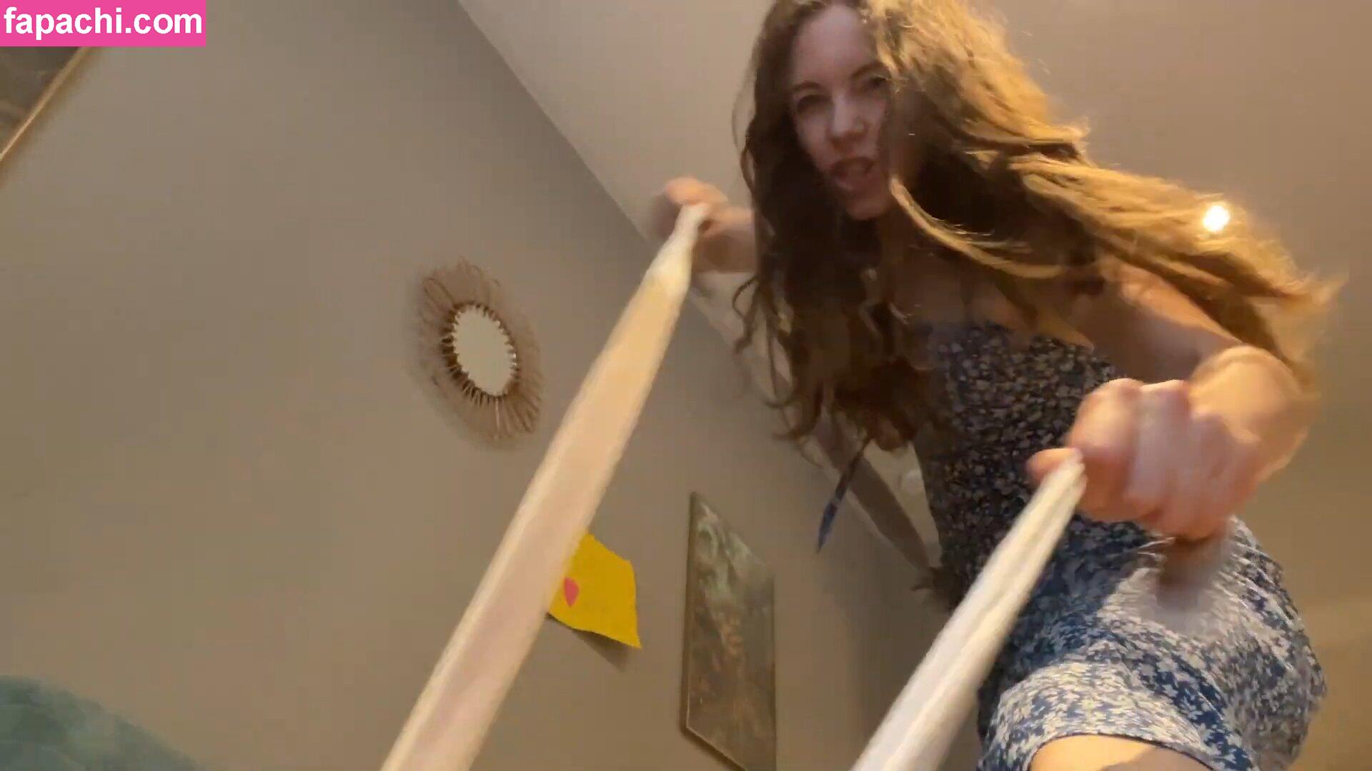 Rapunzel ASMR / rapunzel1333 / rapunzelsasmr leaked nude photo #0044 from OnlyFans/Patreon