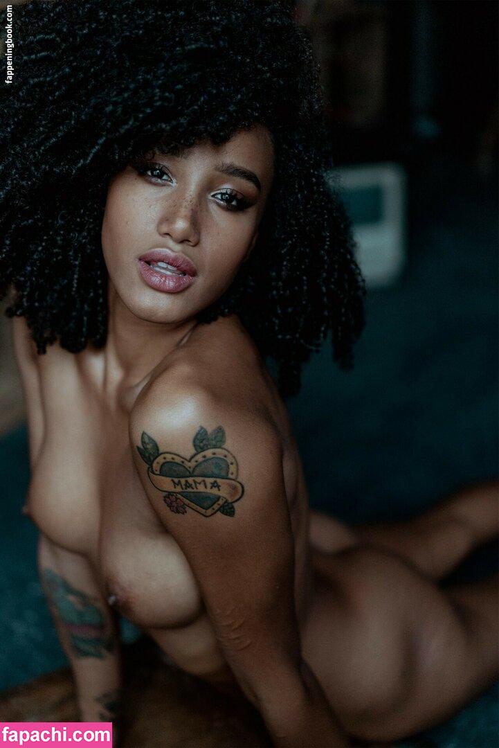 Rikae Crisi / Erika Vannucci / afro.khaleesi / ka.leesi leaked nude photo #0032 from OnlyFans/Patreon