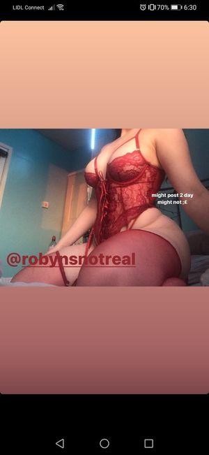 Robyn leaked media #0039