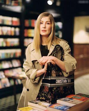 Rosamund Pike leaked media #0138