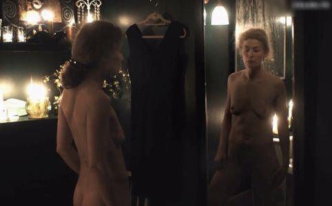 Rosamund Pike leaked media #0174