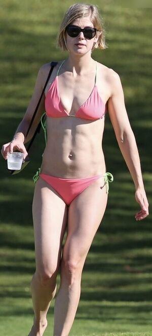 Rosamund Pike leaked media #0178