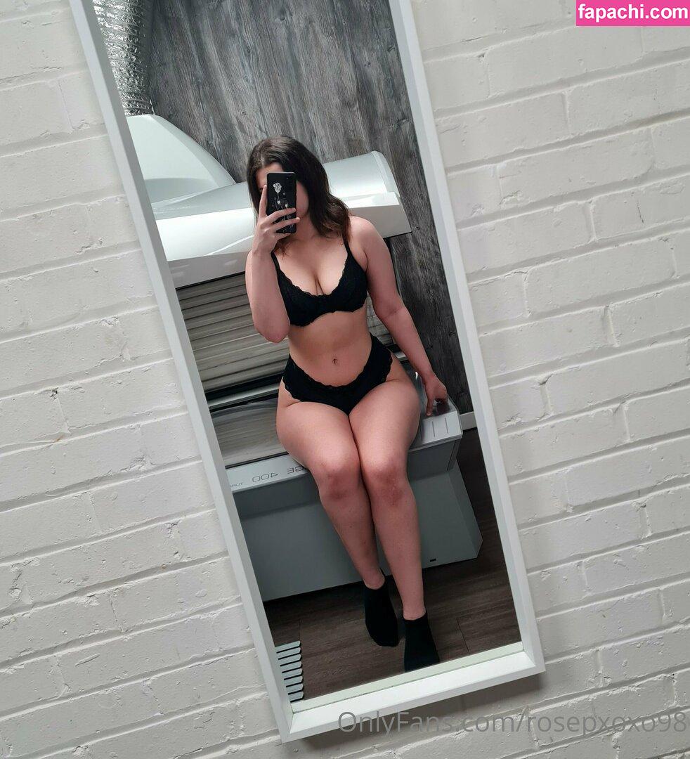 rosepxoxo98 leaked nude photo #0003 from OnlyFans/Patreon