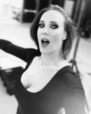 Simone Simons leaked media #0023