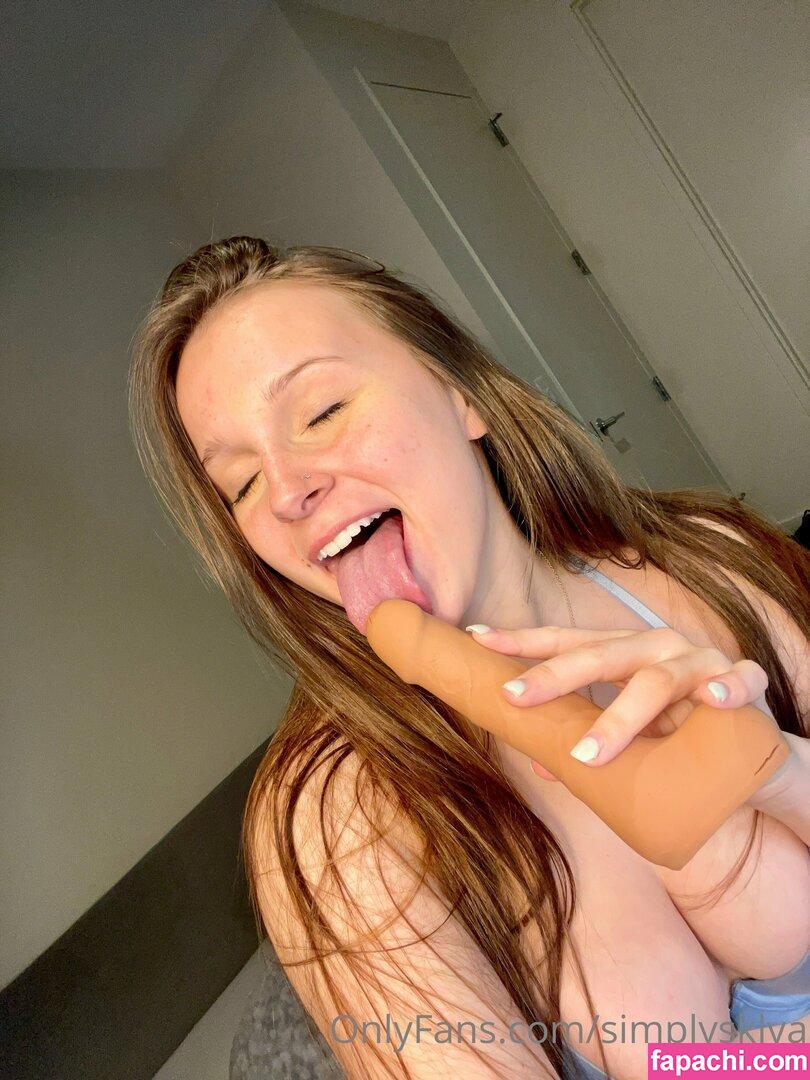 simplyskyla / 2002Cutie / FavCouplee / MasterpieceOk8649 / SimplySkylaVip / Skylababy69 / Skyskyutie / simply_skyla leaked nude photo #0023 from OnlyFans/Patreon