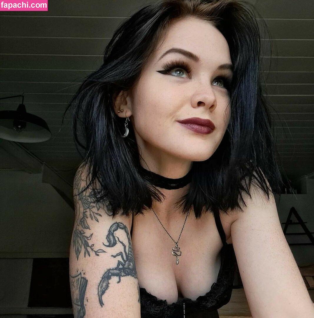 Small Town Sage / salvieandcinnamon / smalltownsage leaked nude photo #0003 from OnlyFans/Patreon