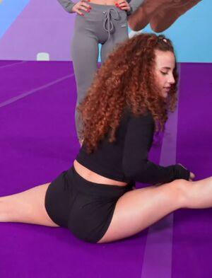 Sofie Dossi leaked media #0194