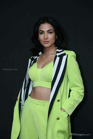 Sonal Chauhan leaked media #0031