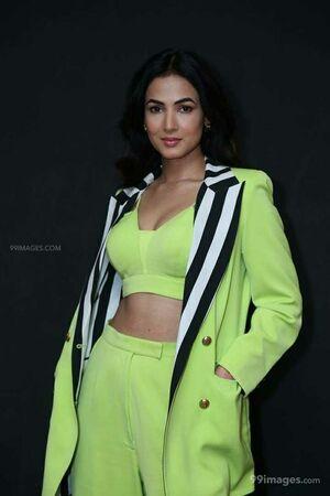 Sonal Chauhan leaked media #0036