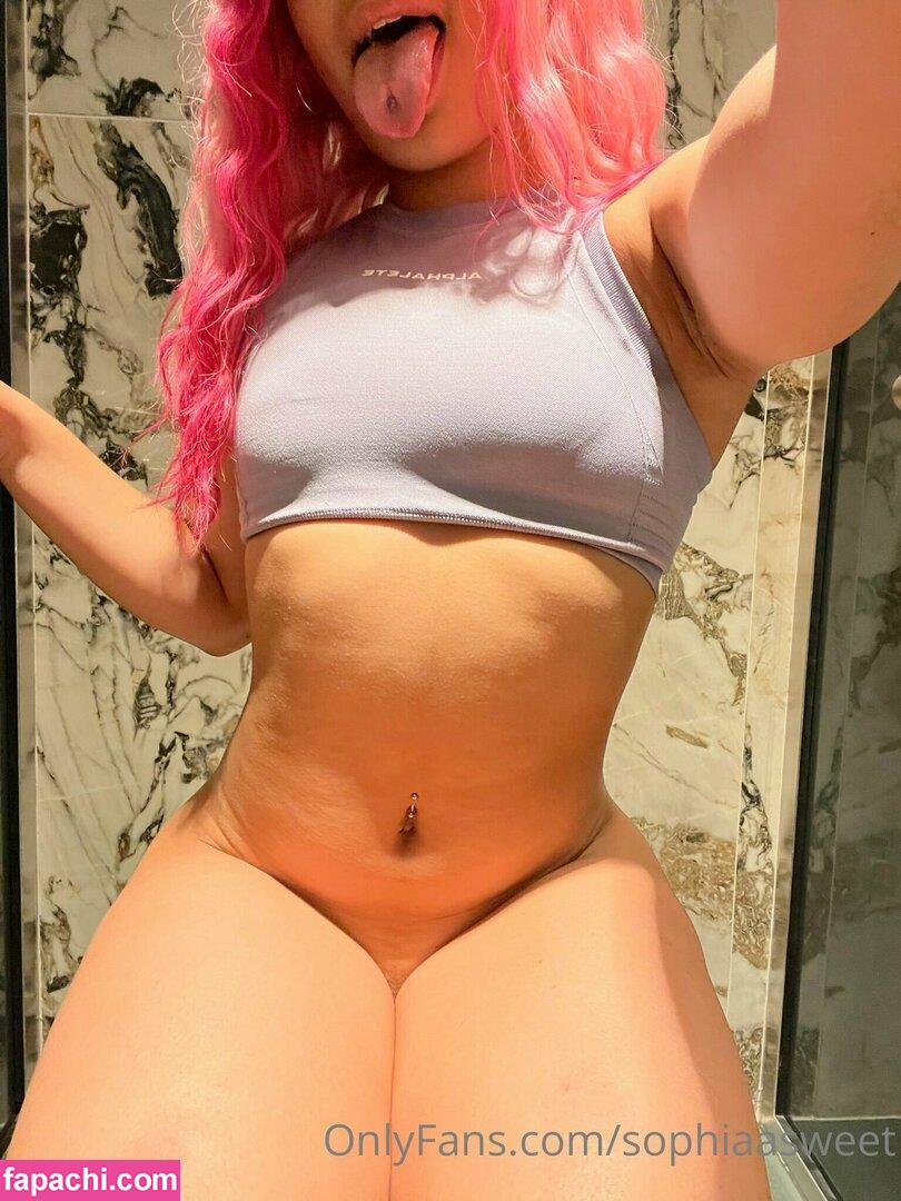 sophiaasweet / Thiccbabyfit / Totallyaria leaked nude photo #0033 from OnlyFans/Patreon