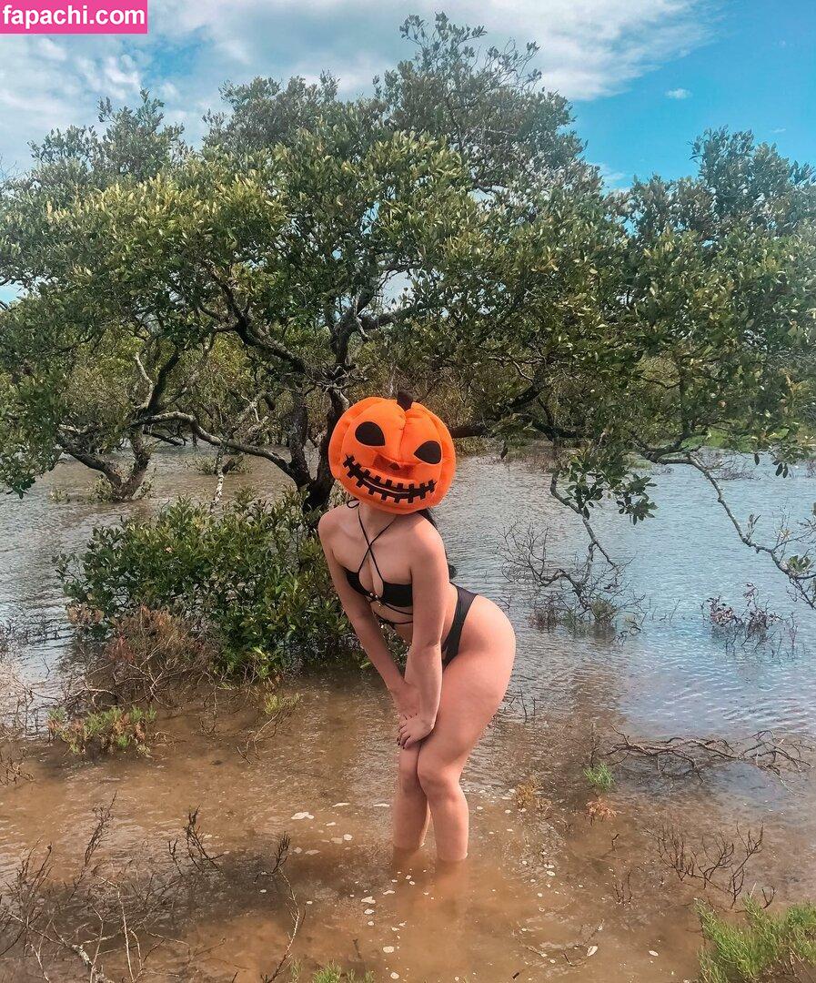 Strawbitty / Strawbbitty / chillwitab leaked nude photo #0008 from OnlyFans/Patreon