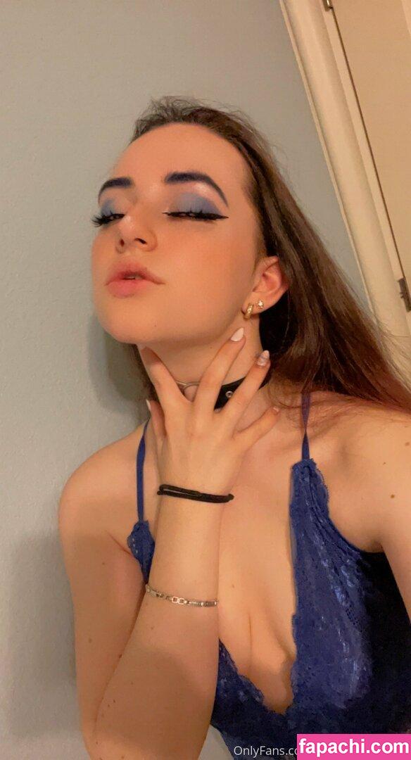 strawburrykitten / strawburry17 leaked nude photo #0063 from OnlyFans/Patreon