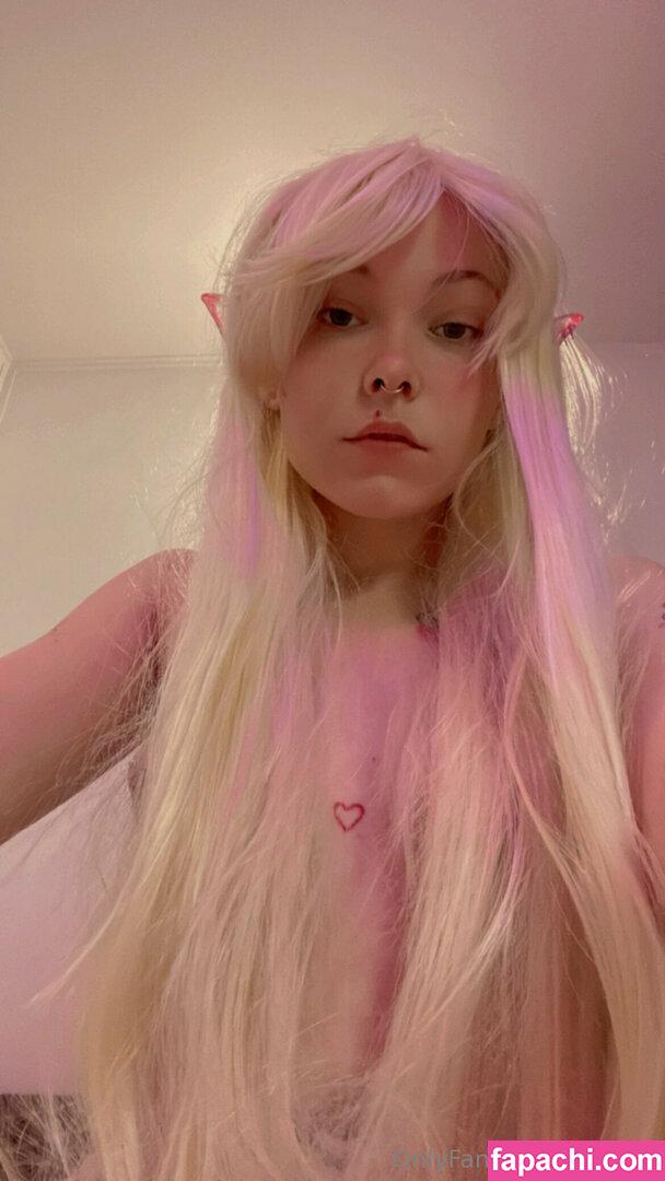 strwbrr / strxwberry1404 leaked nude photo #0184 from OnlyFans/Patreon