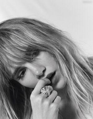 Suki Waterhouse leaked media #0360