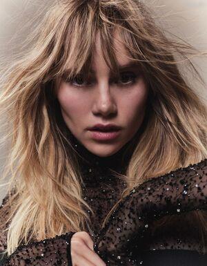 Suki Waterhouse leaked media #0362