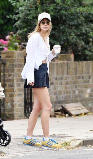 Suki Waterhouse leaked media #0396