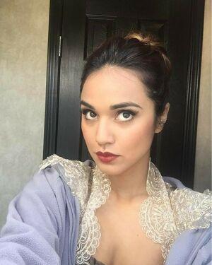 Summer Bishil leaked media #0073