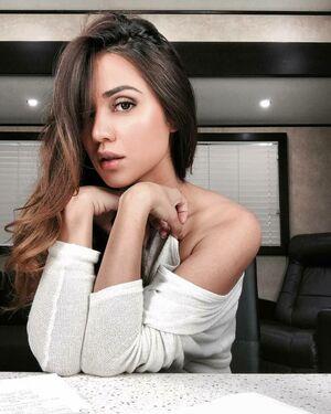 Summer Bishil leaked media #0088