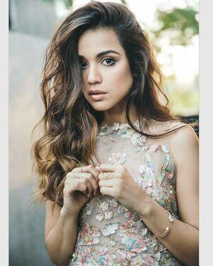 Summer Bishil leaked media #0111