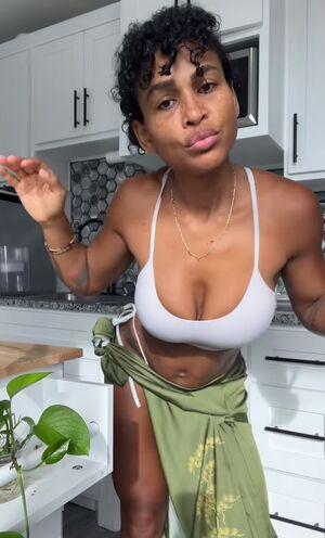 Suni Sweeney leaked media #0006