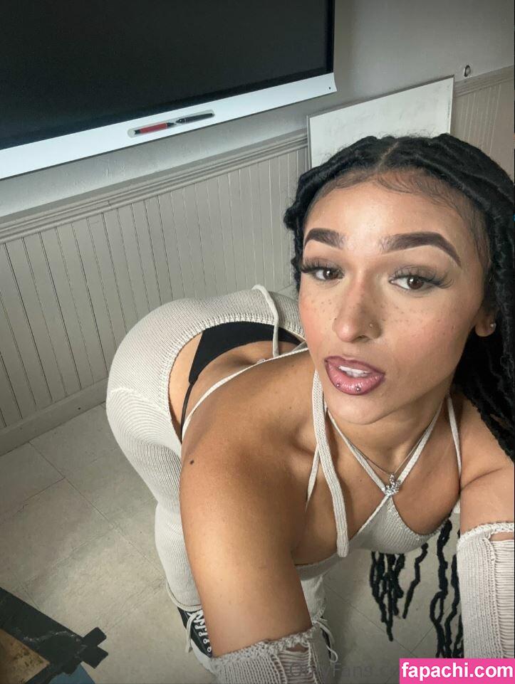 Thee Lightskin Tutor / kiki.x.i / kikii.xoxo / kikixi / kiracollege / lightskin barbie / waifukikii leaked nude photo #0016 from OnlyFans/Patreon