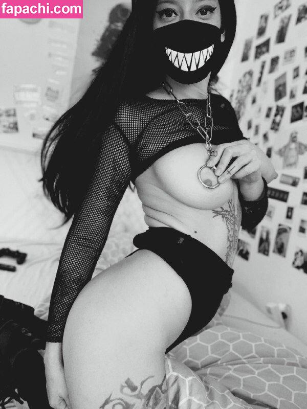thegirlwiththedeadtooth / bakayarox / deadstrangerx leaked nude photo #0034 from OnlyFans/Patreon